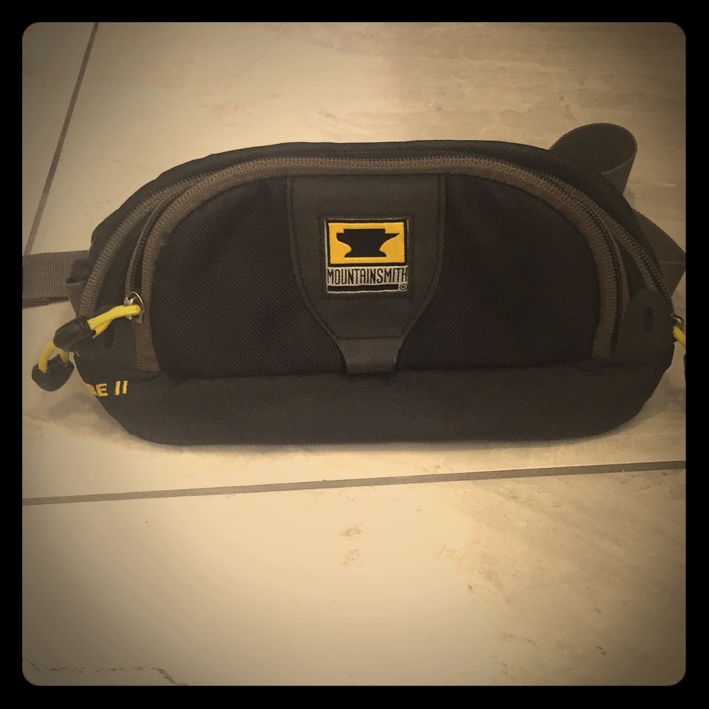 Mountainsmith small black Fannypack